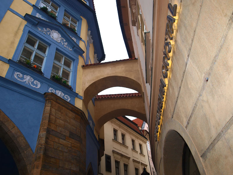 Глазами очевидцев: средневековый город с историей. Прага